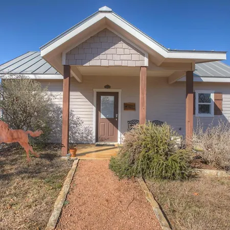 Luxury Cottage With Views Fireplace & Grill!